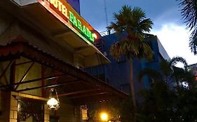 Le Paradis Hotel