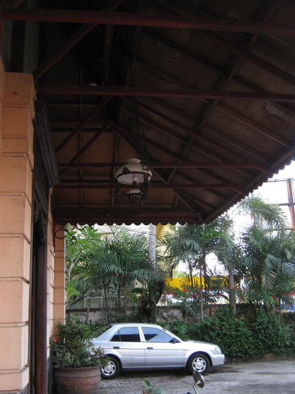 Le Paradis Hotel Palembang Bagian luar foto
