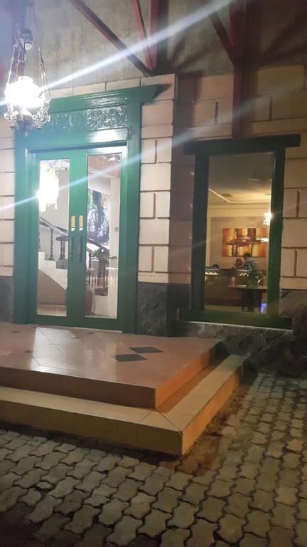 Le Paradis Hotel Palembang Bagian luar foto